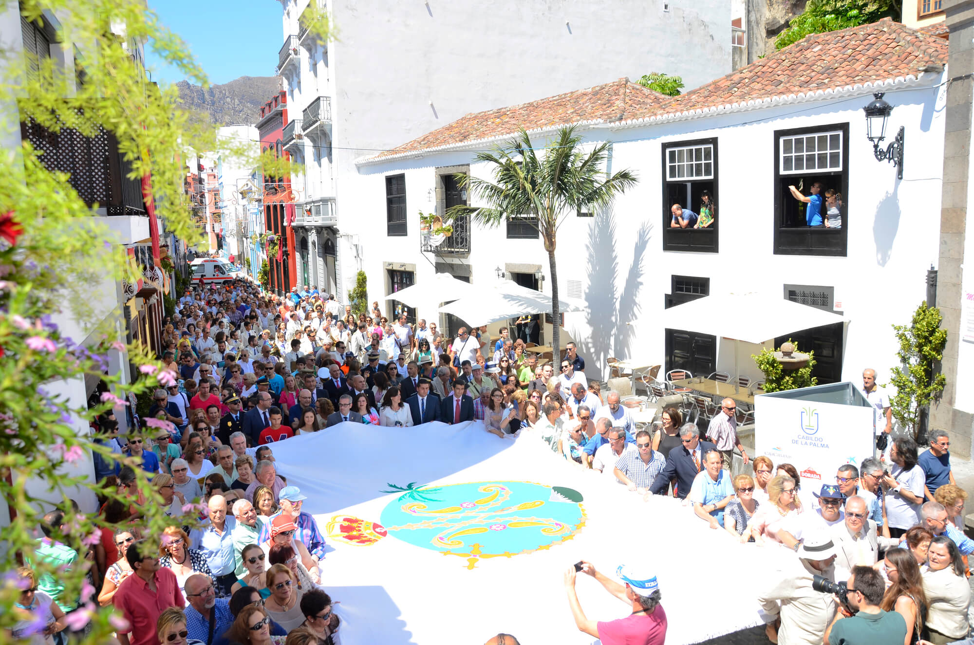 Lee más sobre el artículo Izada de la bandera de la Virgen